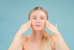 Moins de rides avec le yoga du visage