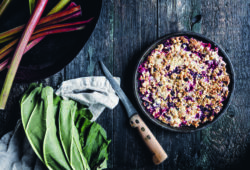 CRUMBLE À LA RHUBARBE