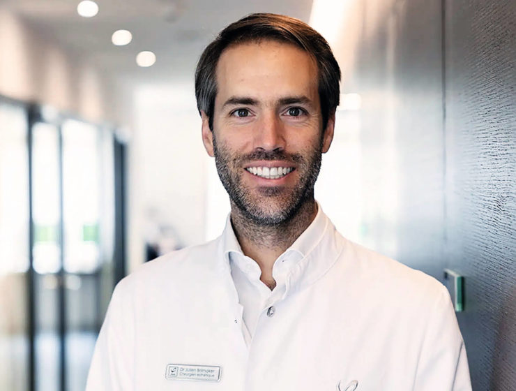 Le Dr Julien Brilmaker à Laclinic Montreux, spécialiste en chirurgie esthétique et plastique.