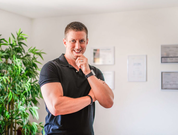 Sébastien Favre, coach-minder, guidant ses coachés vers un bien-être mental et physique chez Mindseb