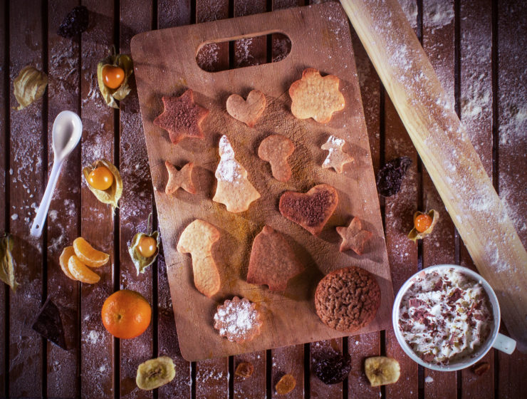Ambiance chaleureuse de Noël avec des biscuits artisanaux