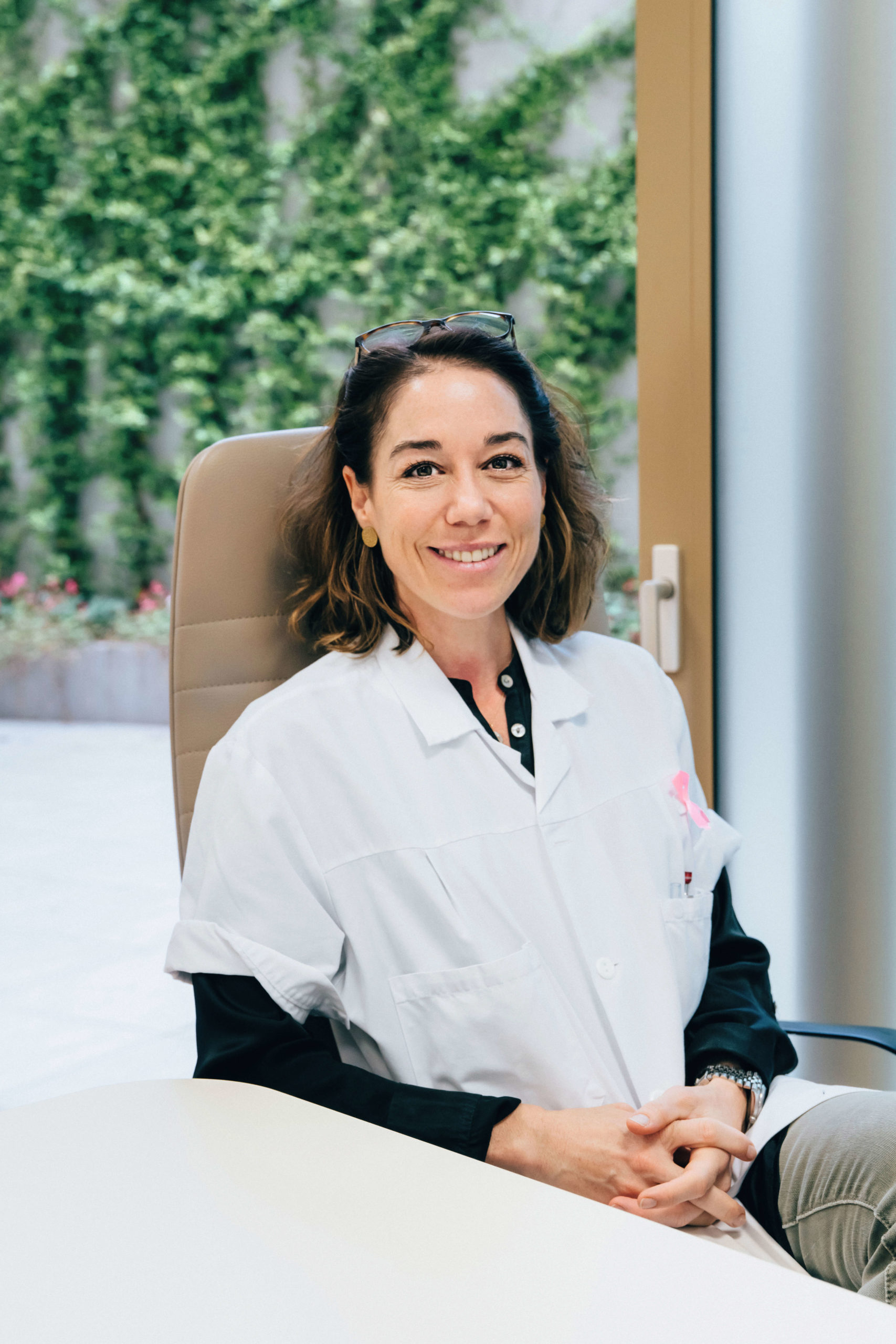 Portrait Dre Chloé Mathez-Loïc – chirurgienne plasticienne au Centre Médical des Bains à Genève