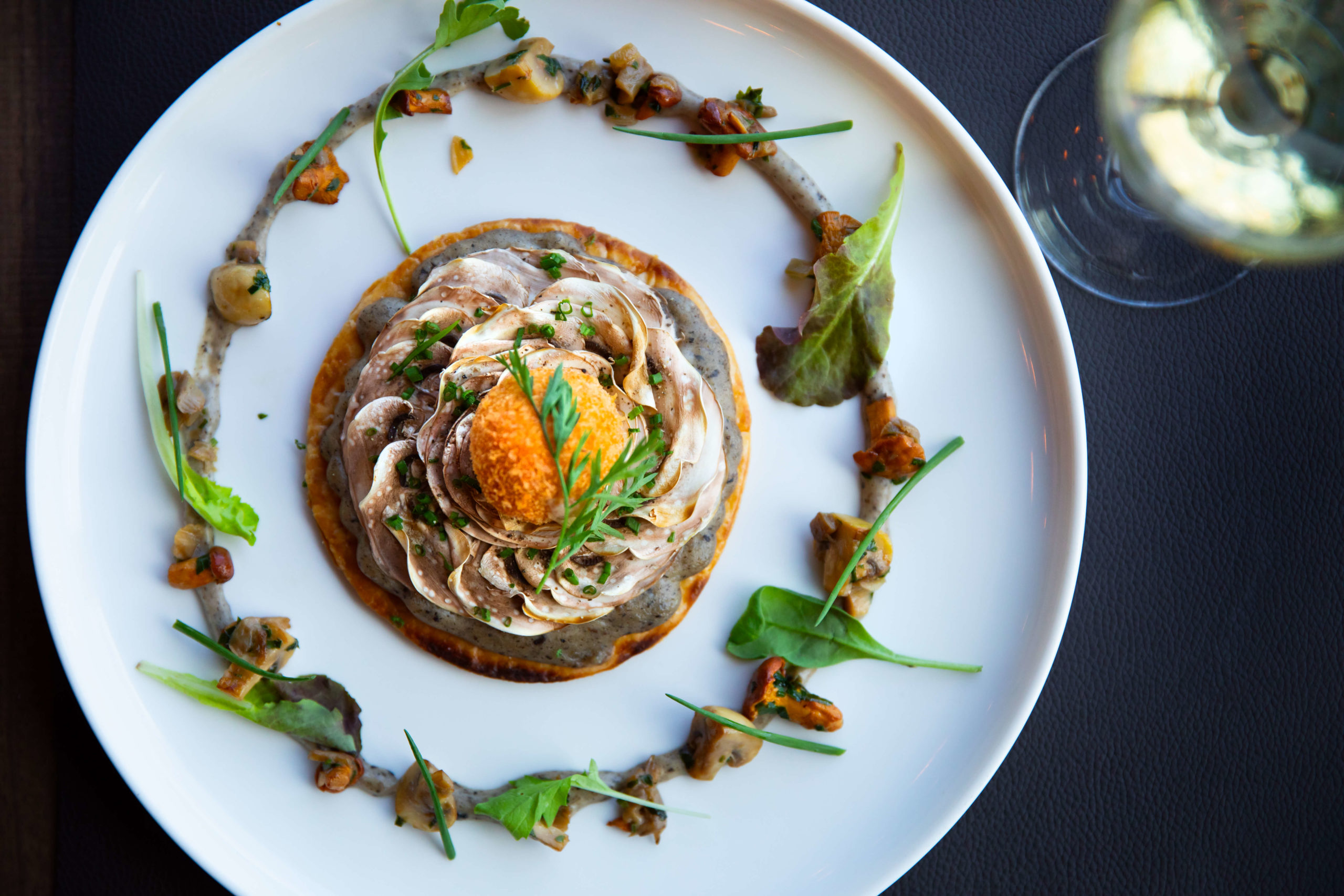 Assiette plat du restaurant Le Chef à Genève Aéroport - Marie Claire Suisse - Les bonnes adresses