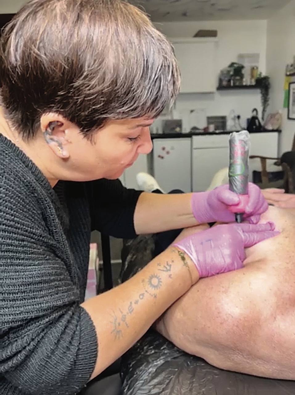 Sophie Pérez à Genève, dédié au tatouage réparateur et confidentiel - Les bonnes adresses de Marie Claire Suisse - Koah Média