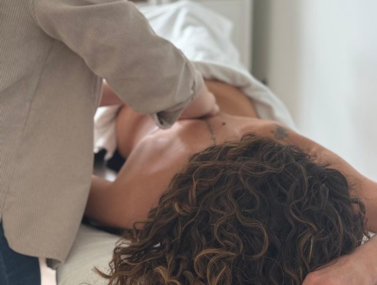 Almée Bommottet, naturopathe à Lausanne, spécialiste en bien-être et santé naturelle - Marie Claire Suisse - Bonnes adresses