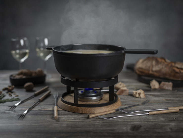 Caquelon Alpstein Kuhn Rikon en fonte noire et bois