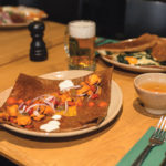 Galette bretonne servie à la Crêperie des Philosophes au centre de Lausanne.