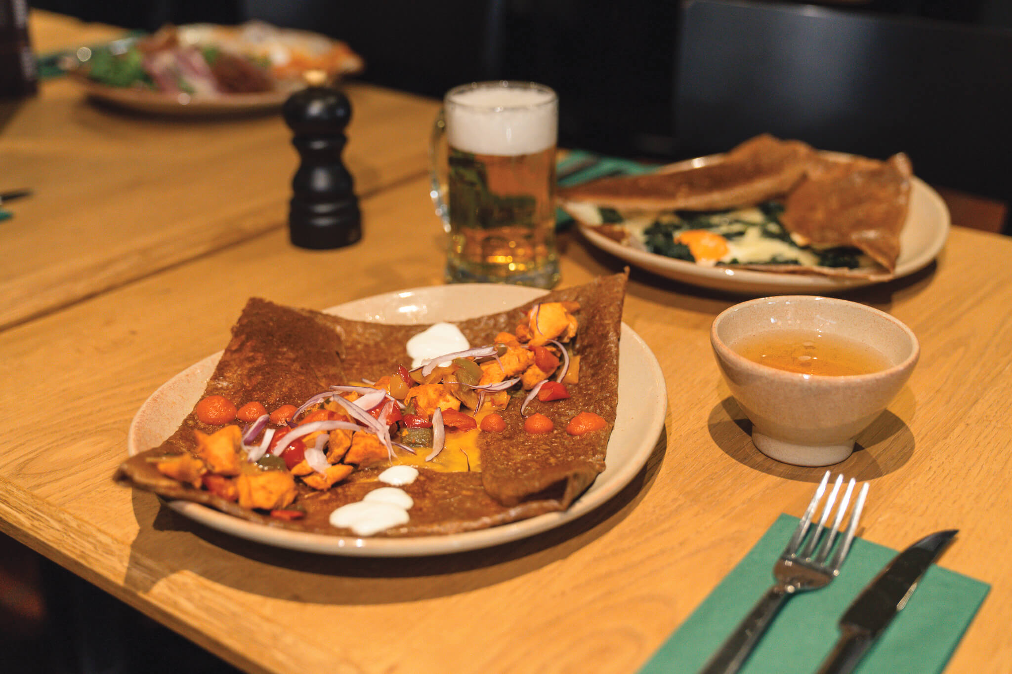 Galette bretonne servie à la Crêperie des Philosophes au centre de Lausanne.